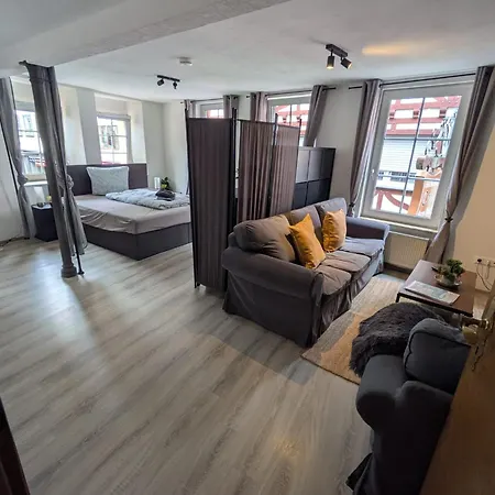 Innenstadt Mit Parkplatz In 200m Entfernung Bis 4 Personen, 80m Bis Markplatz Apartmán *