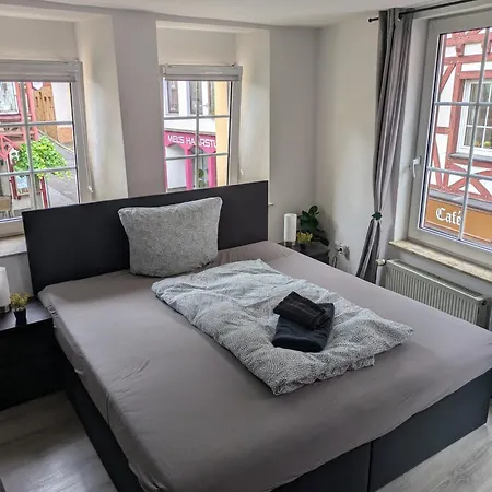 Innenstadt Mit Parkplatz In 200m Entfernung Bis 4 Personen, 80m Bis Markplatz *