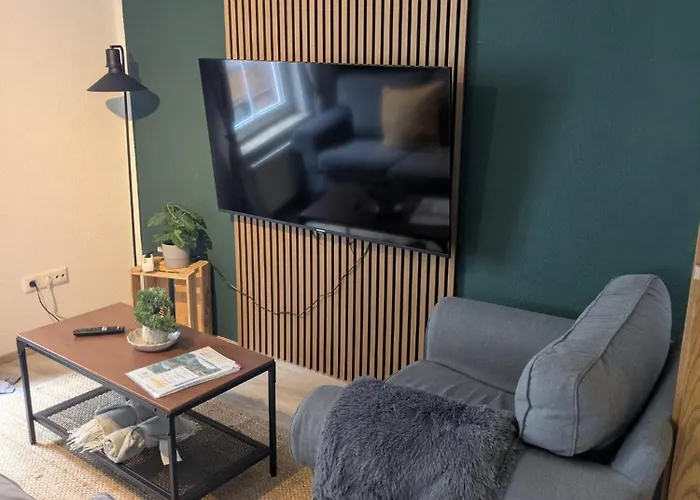 Appartement Innenstadt Mit Parkplatz In 200m Entfernung Bis 4 Personen, 80m Bis Markplatz