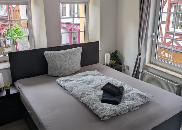 Innenstadt Mit Parkplatz In 200m Entfernung Bis 4 Personen, 80m Bis Markplatz *