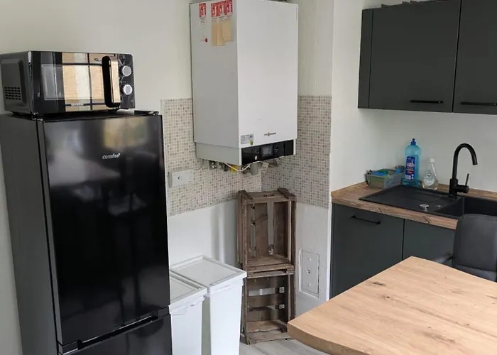 Innenstadt Mit Parkplatz In 200m Entfernung Bis 4 Personen, 80m Bis Markplatz Appartement *